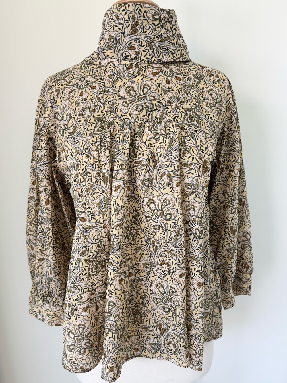 Banana Republic Beige Floral Mock Neck Collared Woven Tunic Peasant Top Size M